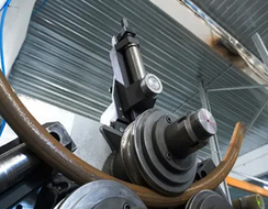 "Холодная" против "горячей": гибка профильной трубы разного сечения